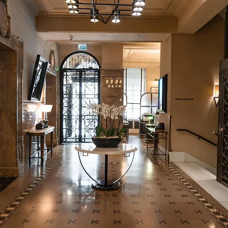 The Bank Istanbul, A Member Of Design Istanbulská provincie